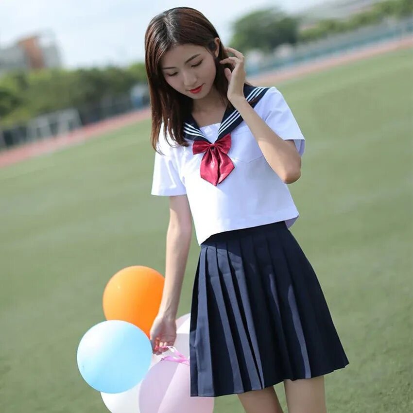 Японка в юбке. Японская юбка. Юбка корейская Школьная. Японская форма юбка. Школьные юбки в Японии.