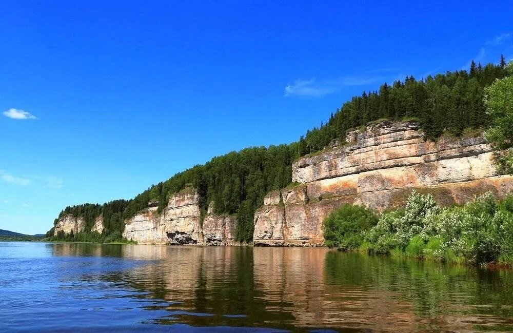 Камень говорливый Вишера Пермский край. Пермский край река Вишера камень писаный. Река Вишера говорливый камень. Красновишерск камень говорливый. Пермский край 10 лет