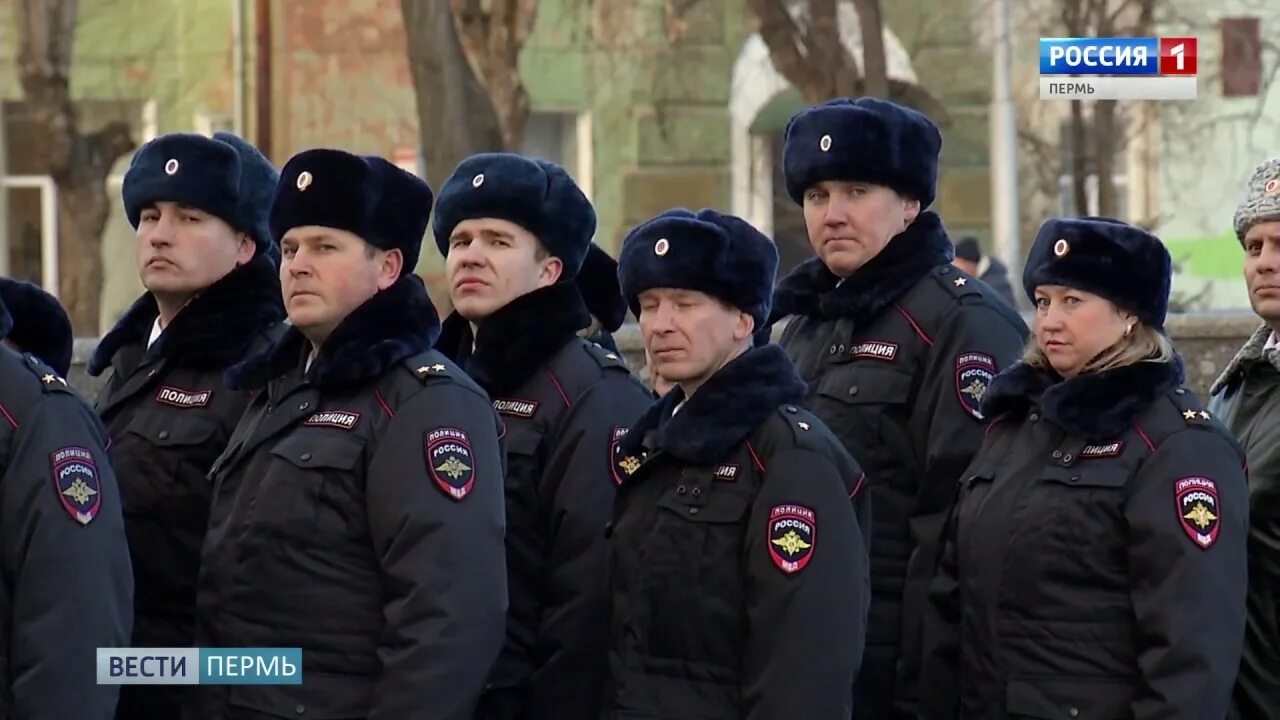 Лейтенант Шардин вернул желание жить жителю Перми, отговорив того от прыжка с мо