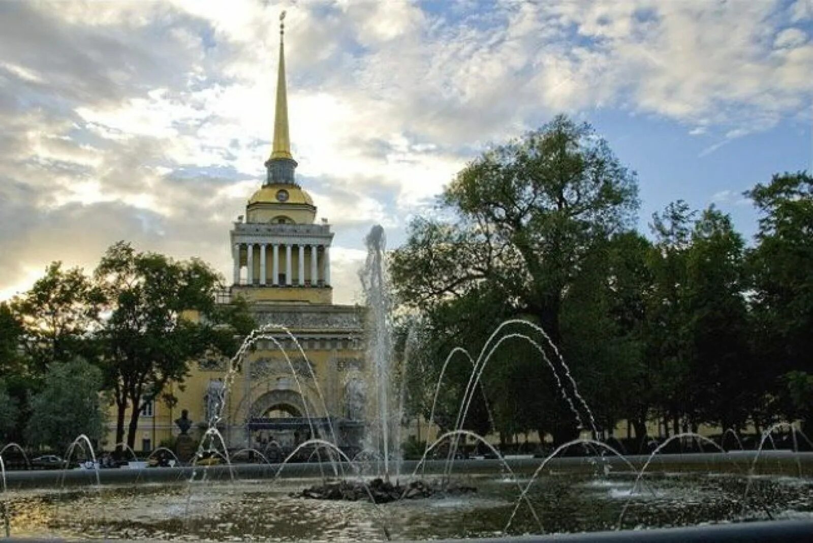 Александровский сад в санкт петербурге. Фонтан у адмиралтейства в санкт-петербурге. александровский сад у адмиралтейства в санкт-петербурге. александровский сад фонтан адмиралтейства. александровский сад фонтан петербург.