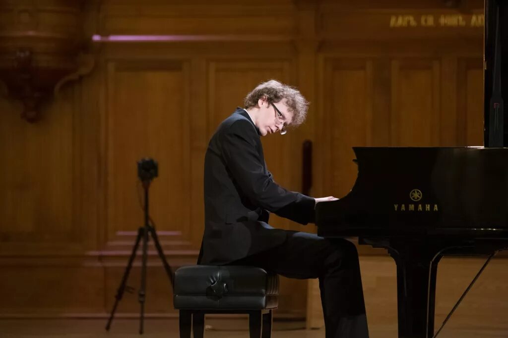 Чайковский концерт 1 для фортепиано с оркестром. Первый концерт чайковского для фортепиано. Концерт п и чайковский 1 концерт для фортепиано с оркестром. П чайковский концерт фортепиано. Сергей редькин пианист красноярск.