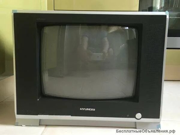 Телевизор lg golden eye swing 21'. Телевизор 1500 рублей. Телевизор konka. Старые телевизоры эриссон 2120. Ламповый телевизор самсунг 2008 года.