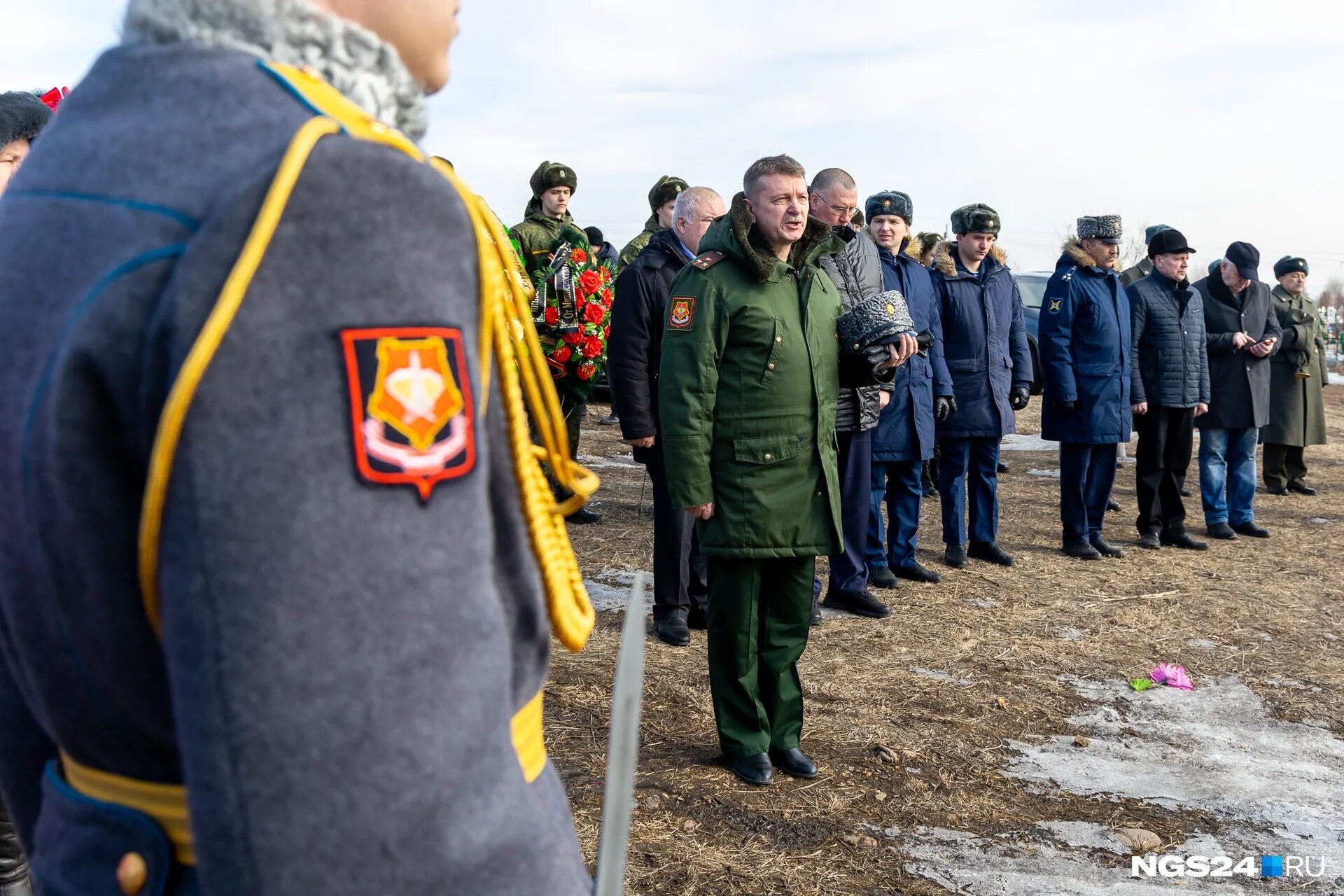 Сколько погибших всо. Похороны военнослужащего. Военный комиссар Красноярского края.