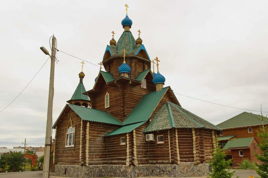 Южноуральск Церковь Покрова Пресвятой Богородицы. Церковь Южноуральск деревянная. Южноуральск Челябинская область. Церкви города Южноуральск. Южноуральске цвета