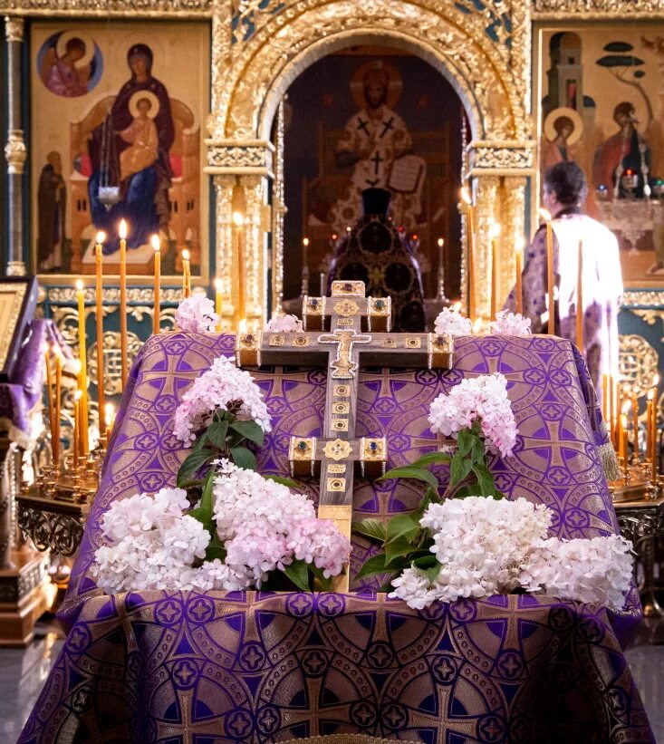 Облачение на воздвижение креста. Облачение на воздвижение креста
