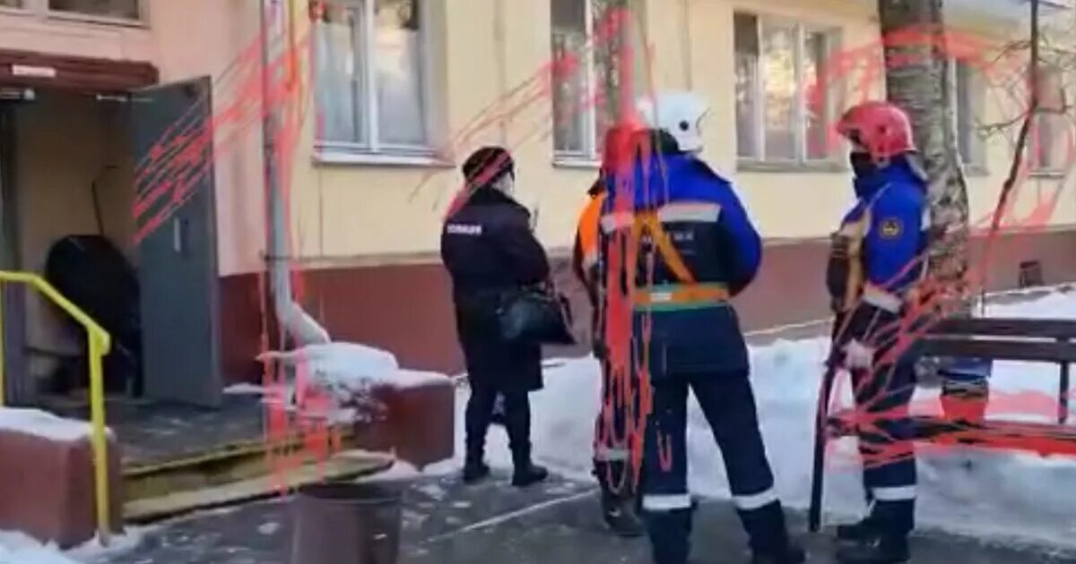 Петарда взорвалась на Северо-западе Москвы. Взрыв петарды в квартире. Петарда взорвалась в Москве. Взрыв пиротехники дома. Теракт в москве 22 03.2024