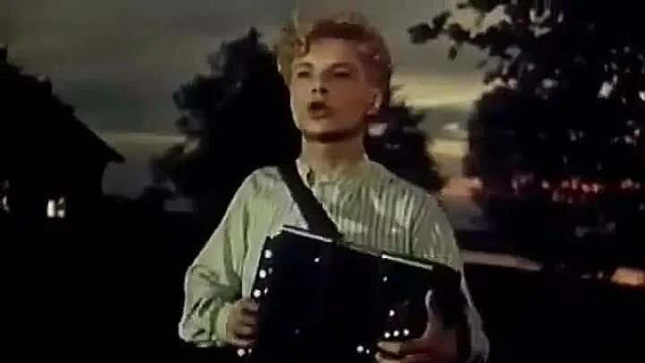 Где ж ты одинокая гармонь. Гармошка на природе. Андрей лукяновский гармонь. Где ж ты одинокая гармонь. Одинокая бродит гармонь.