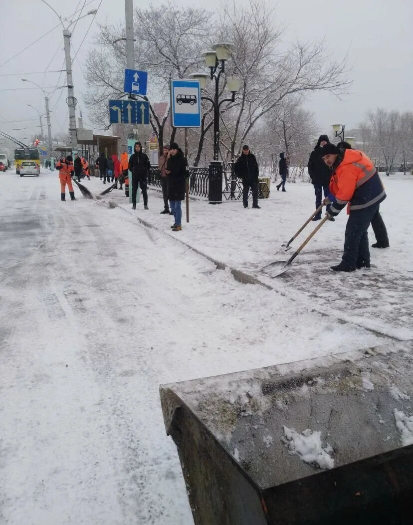 Дороги не чистят от снега. Очистка дорог от снега в Нагаево. Чистка дорог. Дорожные службы по очистке снега в Дрезне. Чистка дороги от снега Мегион.