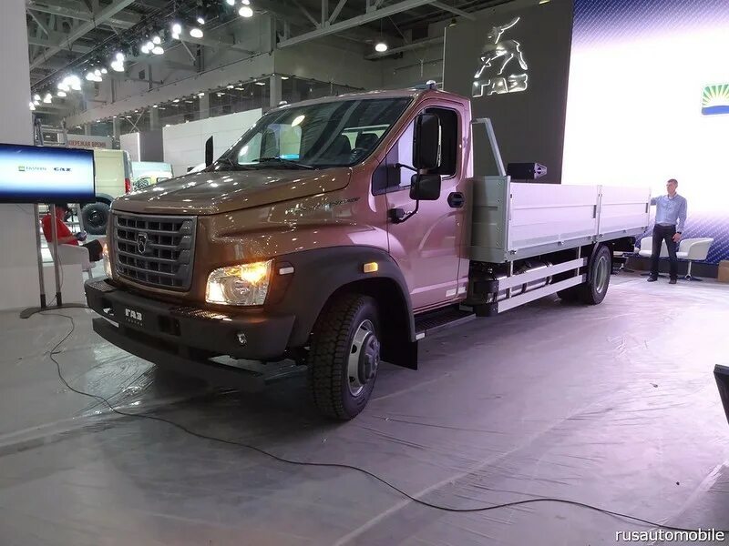 Купить новый ГАЗ ГАЗон Next дизель механика в Солнечном: белый бортовой грузовик