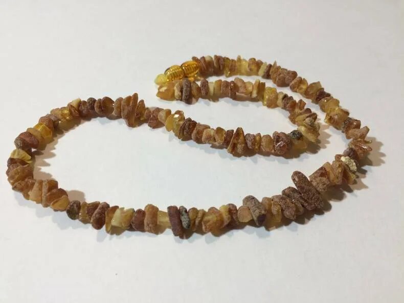 Обработка янтаря в домашних. Полированный янтарь. Переделка янтарных бус. Как почистить янтарь. Янтарь до обработки.