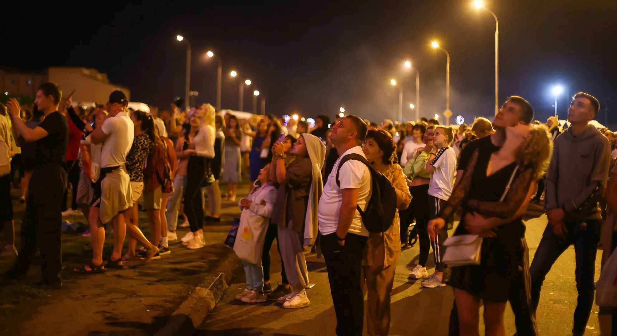 День мета. С днем металлурга. Салюты в Магнитогорске на день металлурга. День металлурга 2022 Магнитогорск. Салют день металлурга 2022 Новокузнецк.