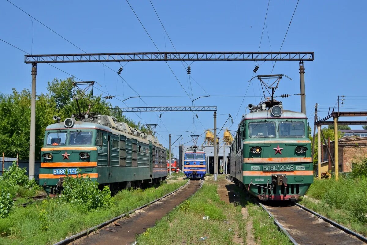 Жд батайск телефон. Вл80с в депо Батайск. Вл80р Батайск RAILGALLERY. Вл80ск-255 депо Батайск RAILGALLERY. Вл 80к 023.