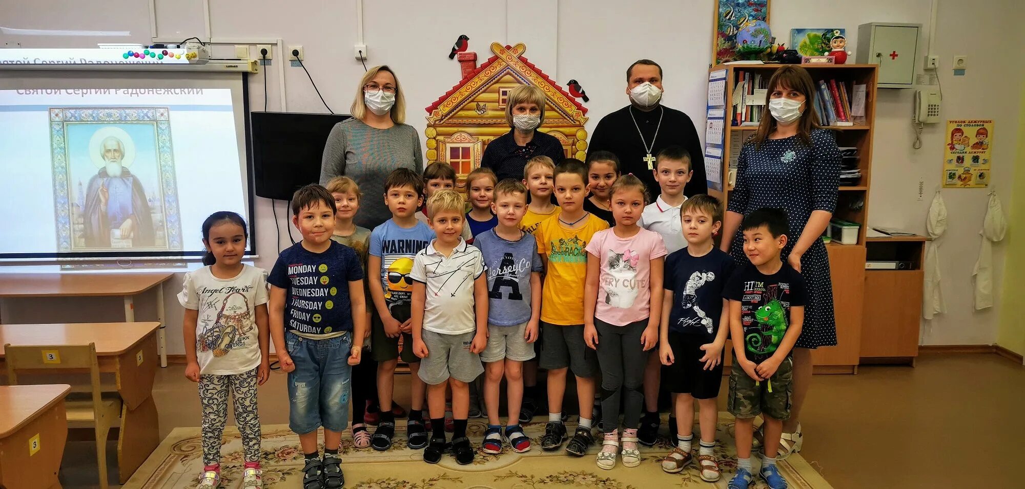 Детский сад 53 люберцы. Детский сад 7 ухта. Мдоу детский сад 59 умка подольск. Воспитатель держит в поле зрения всех детей. Детский сад белоснежка архангельск.