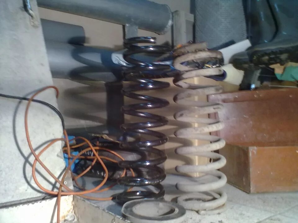 Пружины передние волга 3110. Пружины газ 3110. Передние пружины газ. Передние пружины газ. Передние пружины газ.