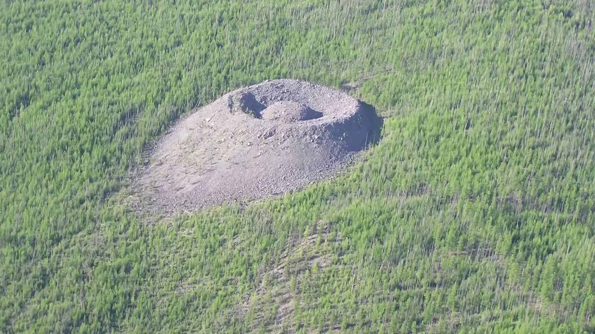 Патомский кратер в иркутской области. Патомский кратер. Патомское нагорье. Патомский кратер гнездо огненного орла. Конус колпакова патомский кратер.