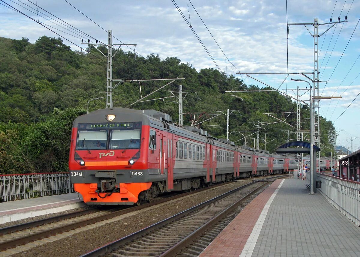 лазаревское сочи поезд ласточка. новгород лазаревское поезд. красная поляна канатная дорога. поезд ласточка лазаревское. жд станция головинка.
