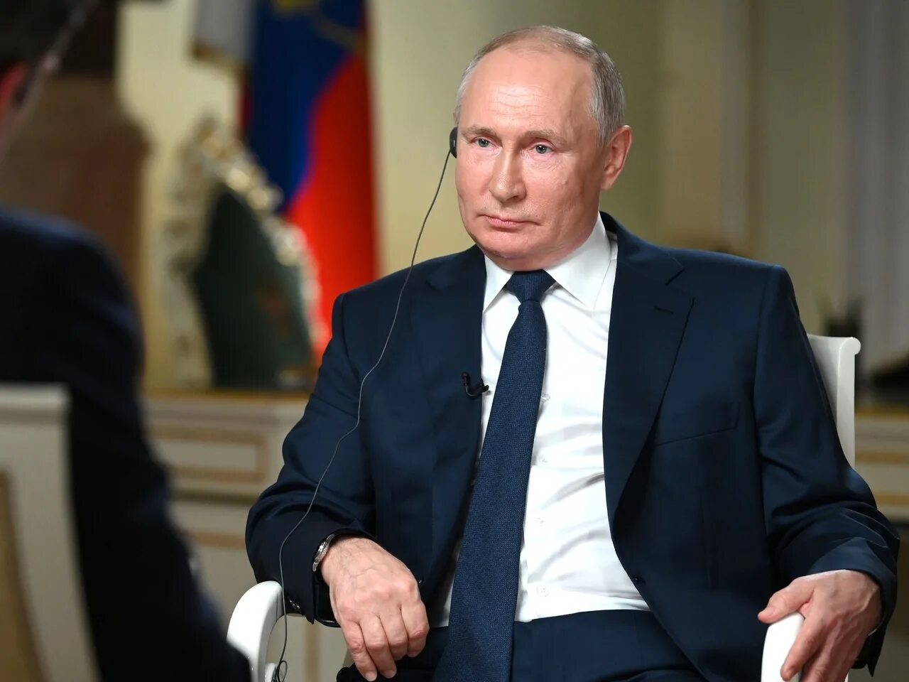 Такер после интервью с путиным. Интервью путина американскому журналисту 2025. фото владимира путина 2025.