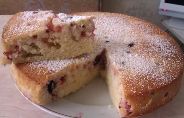 кекс манник. рецепт кексов на кефире с манкой. пышные маффины. маффины на кефире. манник вкусный воздушный.