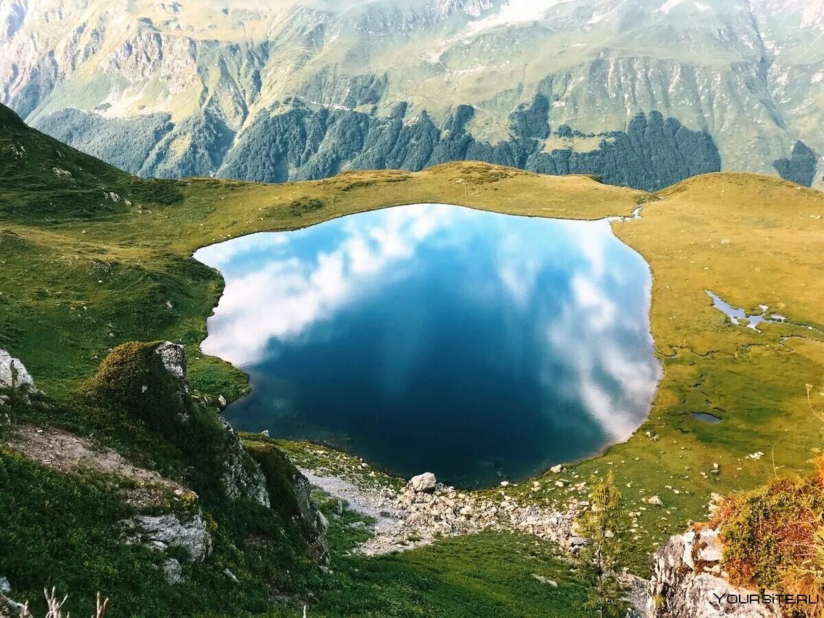 7 озер абхазия. Долина семи озер Абхазия. 7 Семиозерье Абхазия. Долина 7 озер Абхазия экскурсия. Абхазия. Рица. Долина семи озёр.