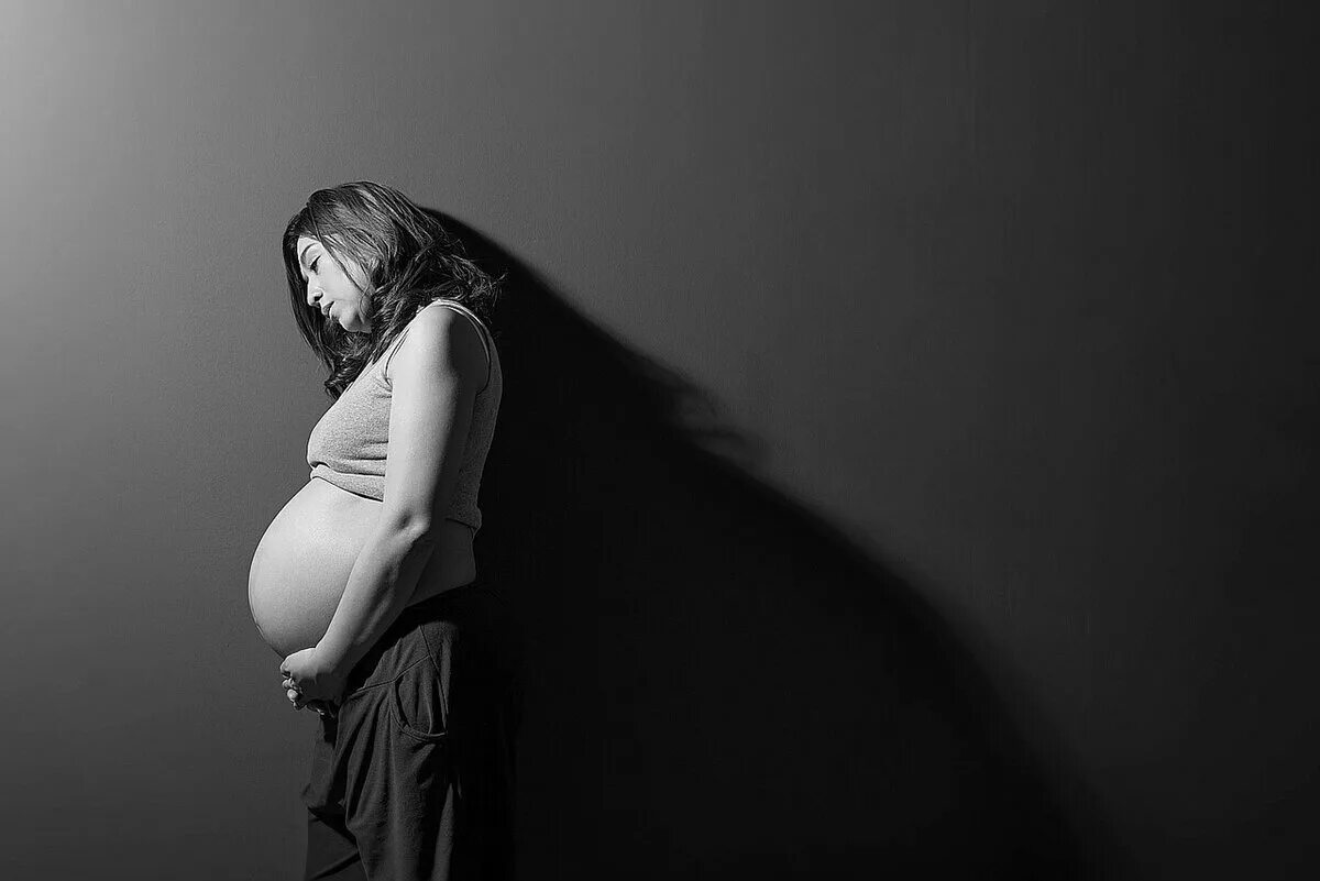 Можно ли беременным черный. Одинокие беременные женщины. Незамужние беременные женщины.
