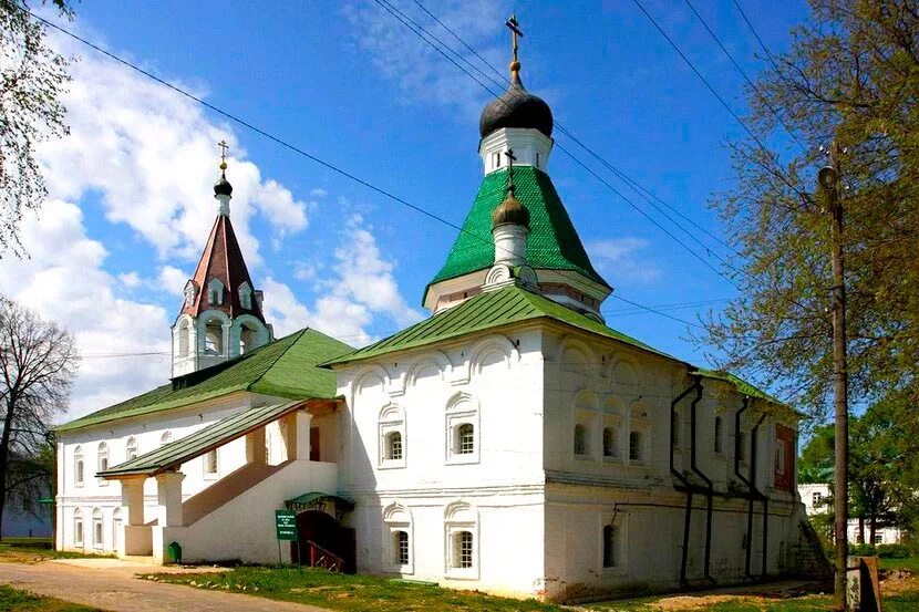 Церкви г александров. Александровская Слобода Покровская Церковь. Покровская Церковь в Александровой Слободе. Александровская Слобода Троицкая Церковь.