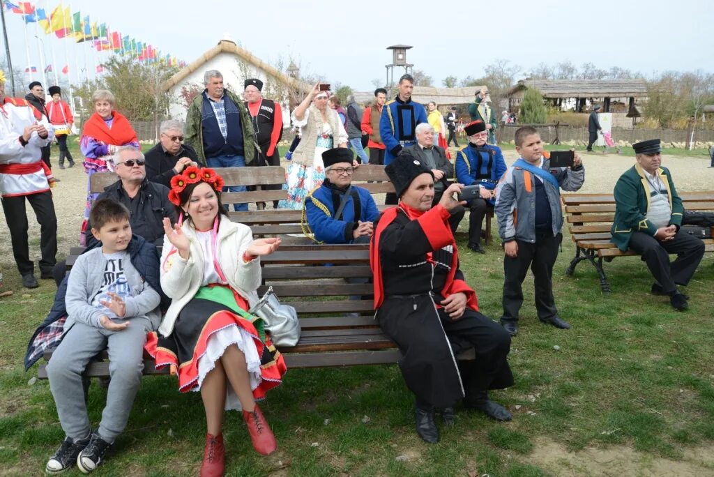 Подворье пожарного атамань. Кубанские праздники. Атамань праздники. День динского района. Праздник станицы.