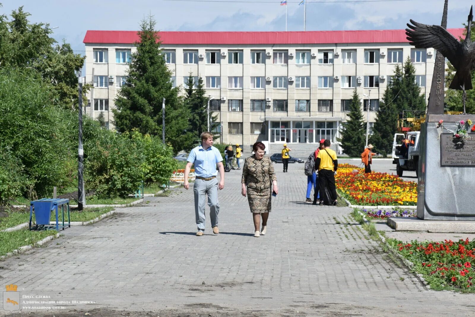 Погода г шадринск на дней. Сквер Победы Шадринск. Сквер славы Шадринск. Город Шадринск Курганская область. Шадринск площадь.