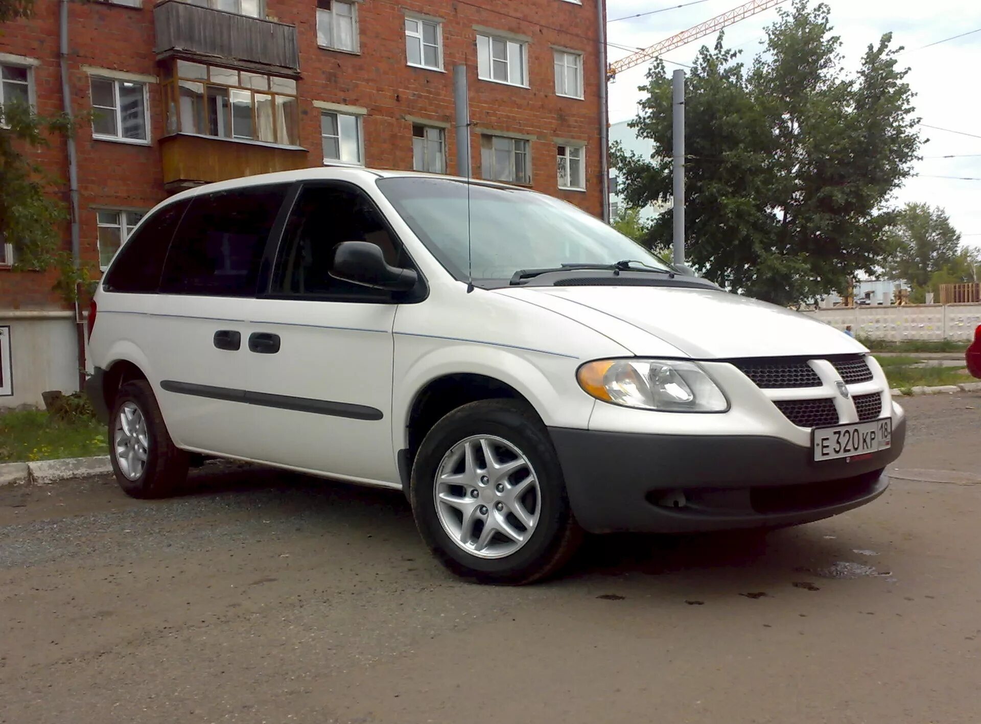 Dodge Caravan IV, 2002. Dodge Caravan 2002. Dodge Caravan белый. Додж Караван 4 белый.