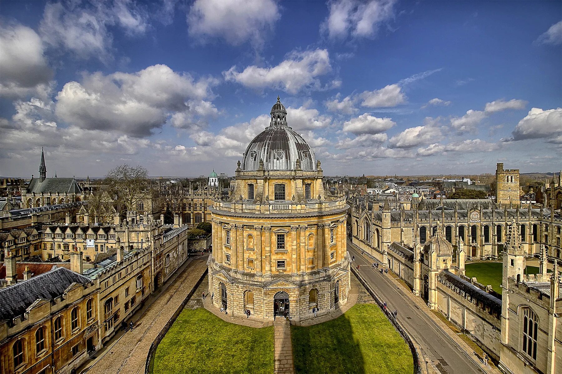 Oxford university town. Сити-оф-Оксфорд университет. Оксфордский университет Великобритания. Оксфорд город в Великобритании. Оксбридж университет Великобритании.