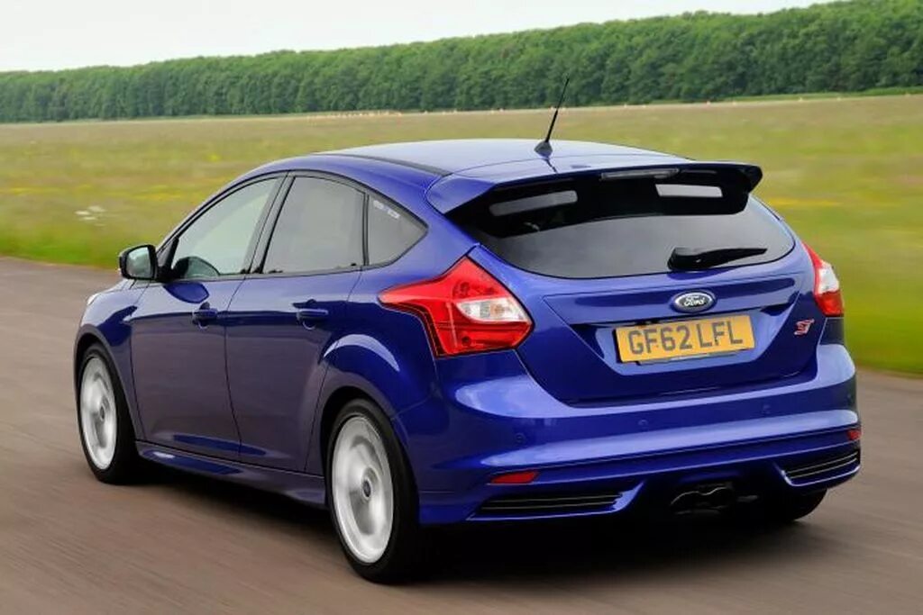 Форд фокус купить объявления. Ford Focus 3 St. Форд фокус 3 хэтчбек St. Форд фокус 3 хэтчбек американец. Форд фокус 3 ст седан.