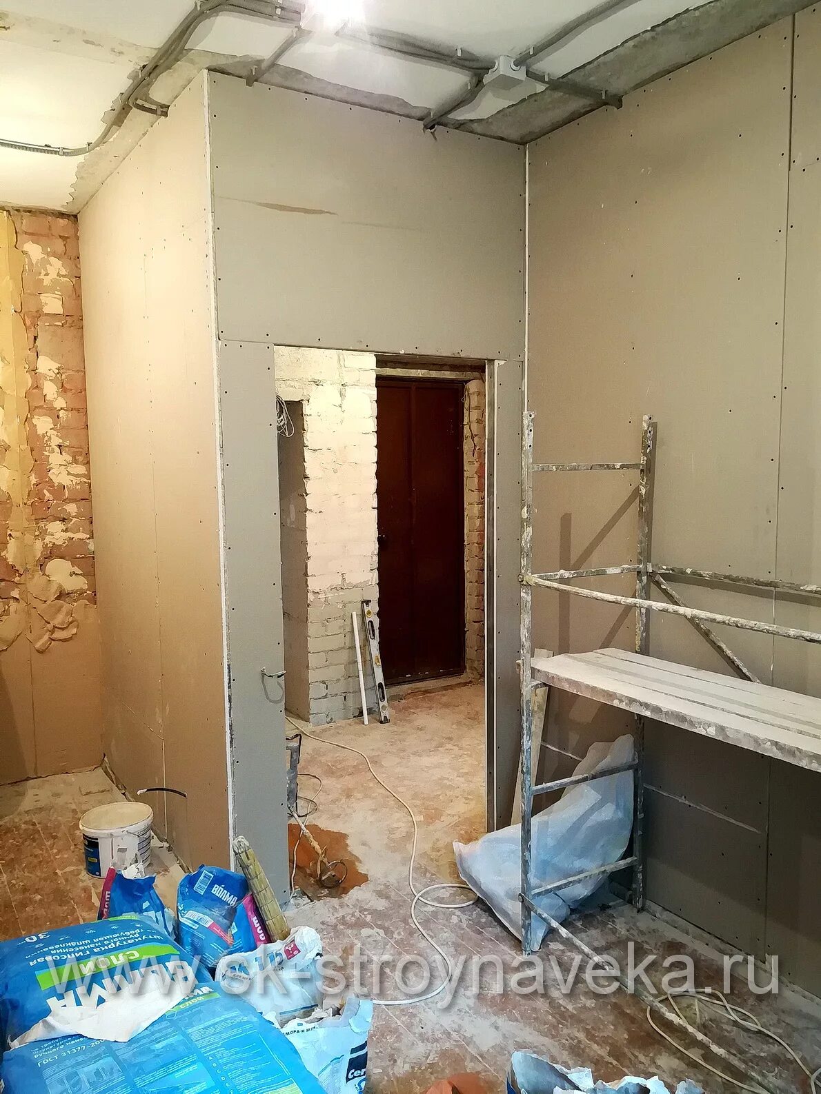 Этапы отделки квартиры. Ремонт вторичной квартиры пошагово. Последовательность работ при капитальном ремонте квартиры. Черновая отделка окно. Ремонт квартир до и после.