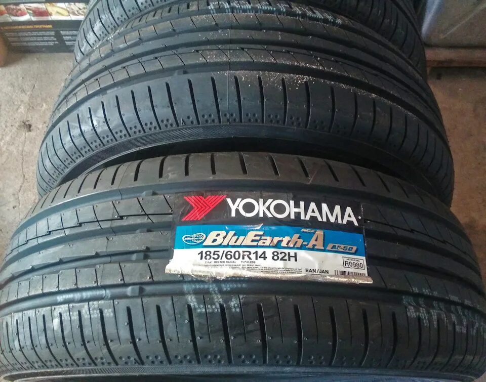 Якохама лето отзывы. Yokohama 185 60 r14 BLUEARTH. Yokohama Blue Earth-a ae50. Yokohama 185/60 r14. Yokohama BLUEARTH 50.