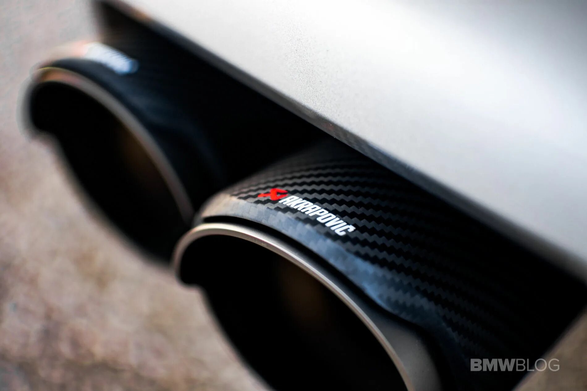 BMW m5 Akrapovic. BMW m5 f90 Akrapovic. BMW e60 Акрапович. Akrapovic выхлоп BMW m5. Акрапович м5