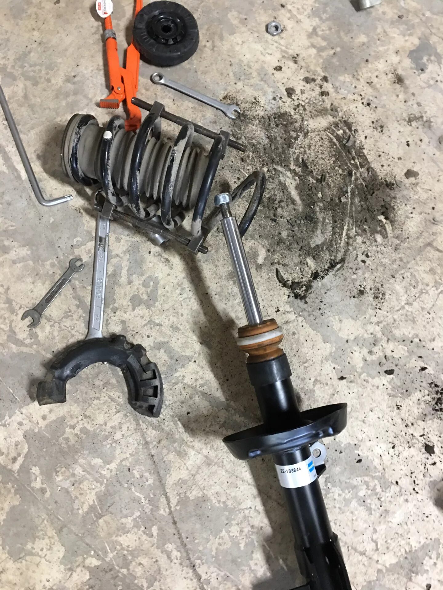 8. 6. 6. амортизатор передний шевроле круз 1. стойки на шевроле круз 1.