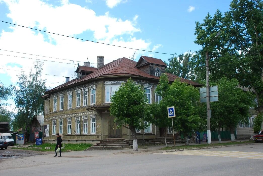 Дом купцов сергеевых бежецк. Дом купцов неворотиных бежецк. Бежецк город тверская область. Бежецк новгород. Бежецк центр города.
