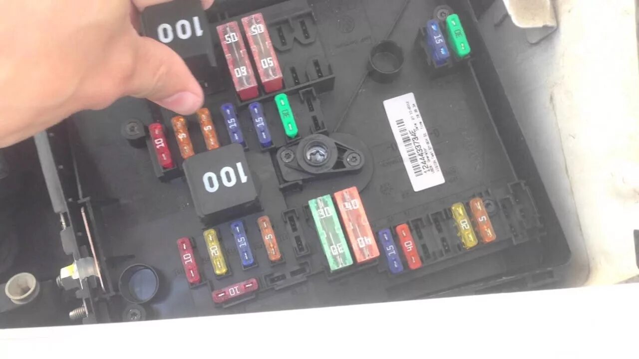 Блок предохранителей шкода октавия а5 1. Блок предохранителей октавия а5. Блок предохранителей шкода октавия а5 1. Yeti 1. Блок предохранителей octavia a5fl.