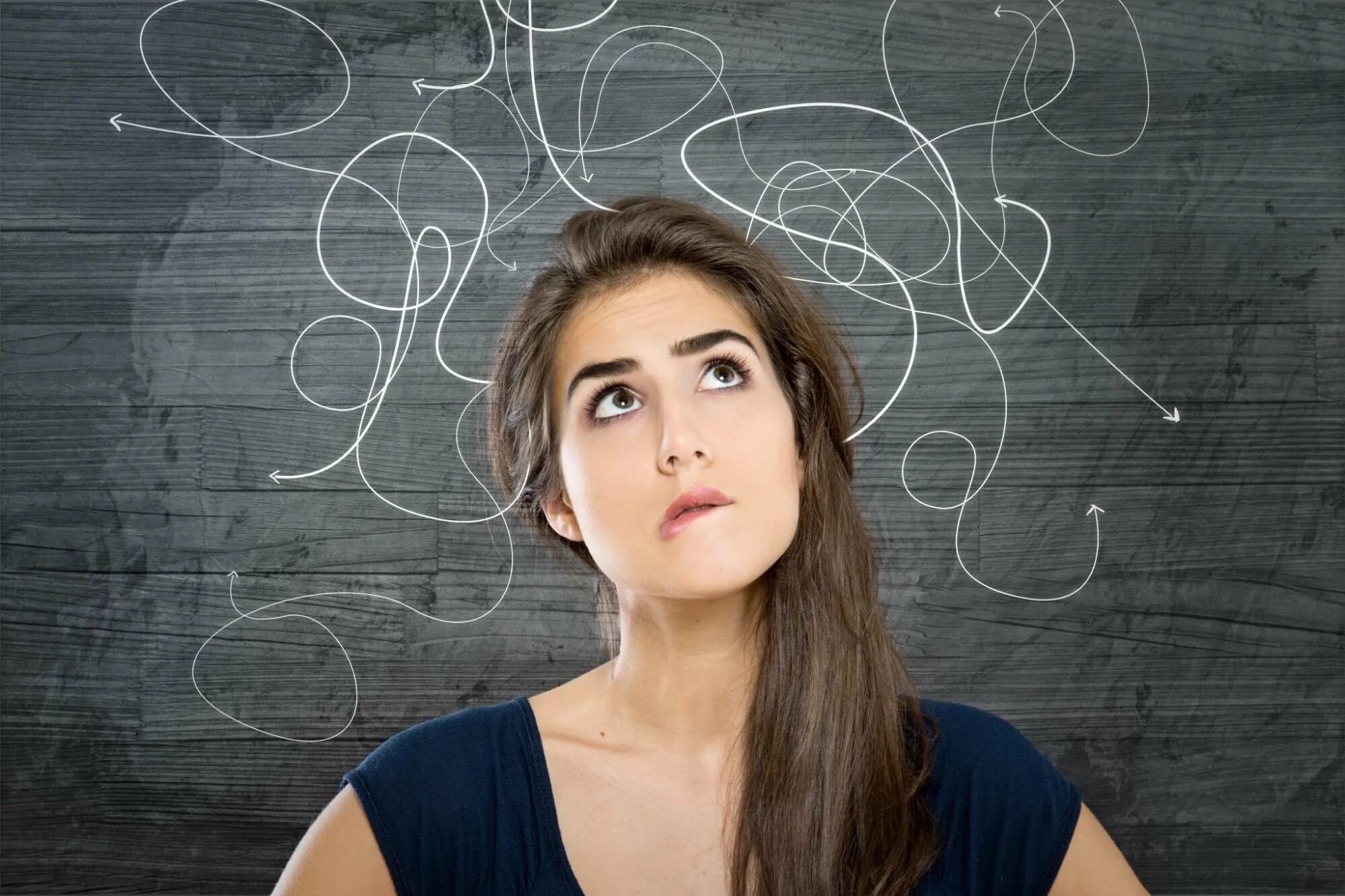 Ребенок думает. Думать интереснее чем знать. Мальчик я тебя добьюсь мужчина добейся. Человек анализирует. Думать интереснее чем знать.