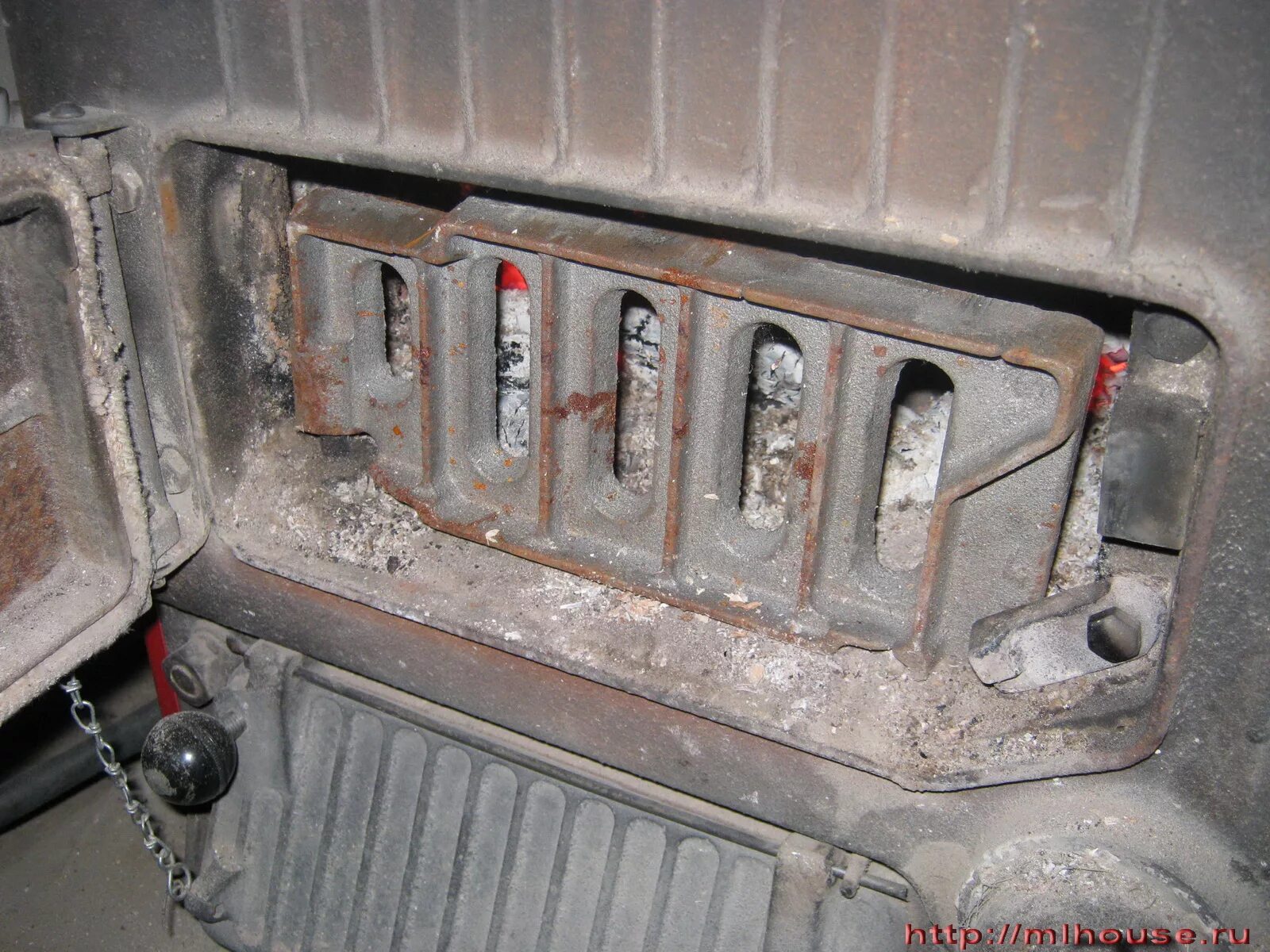 Щиток дверки шуровки котла кчм-5/5-к. Щиток дверцы шуровки кчм-5-к "комби". Шуровочная дверца кчм 5. Щиток дверки шуровки кчм-5-к. Кчм дверцы.