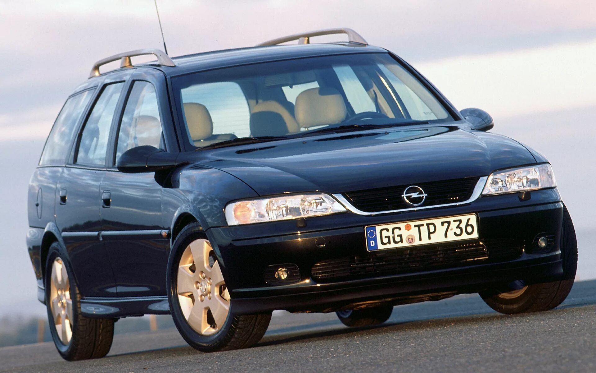 Опель вектра караван. Opel Vectra 2000 универсал. Opel Vectra Caravan 2000. Опель Вектра 1999 универсал. Opel Vectra b 2000 Universal.