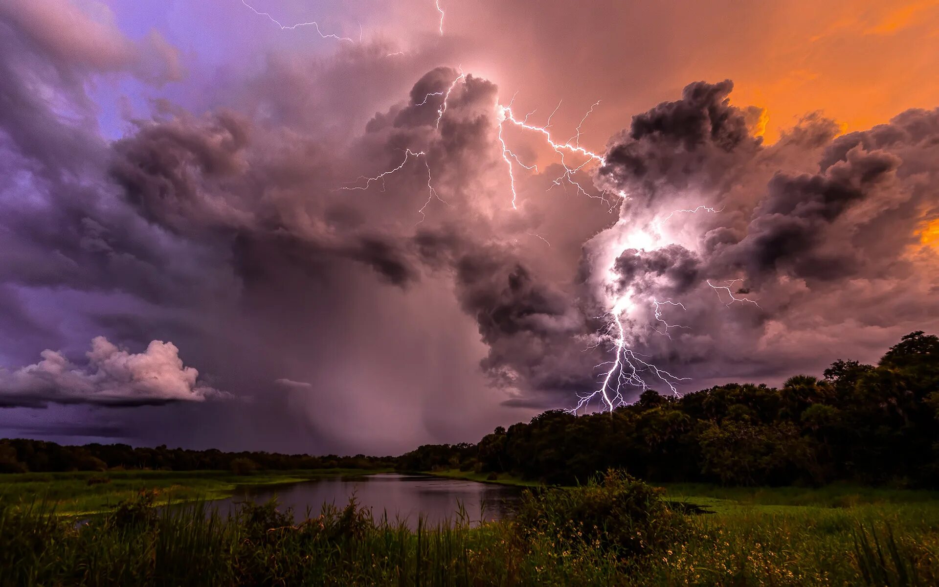 Thunder rain. Гроза молния Гром. Природные стихии Торнадо. Вивальди гроза. Грозовое небо.