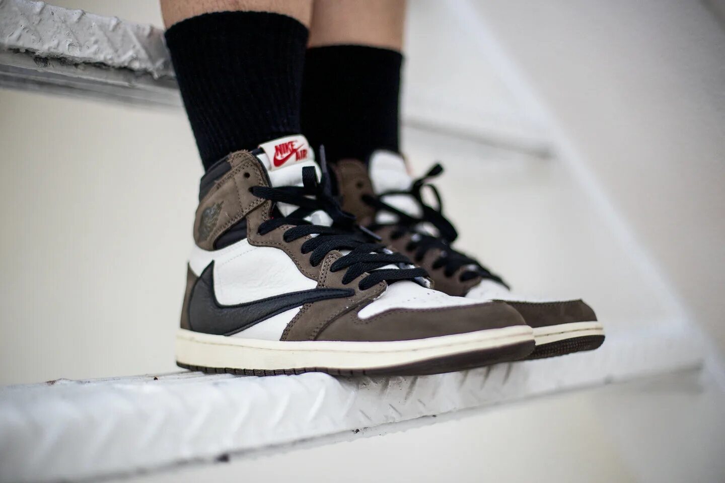 Nike Air Jordan 1 x Travis Scott. Nike Air Jordan 1 Travis Scott. Nike Air Jordan 1 x Travis. Nike Air Jordan 1 Retro High Travis Scott. Найк трэвис скотт оригинал