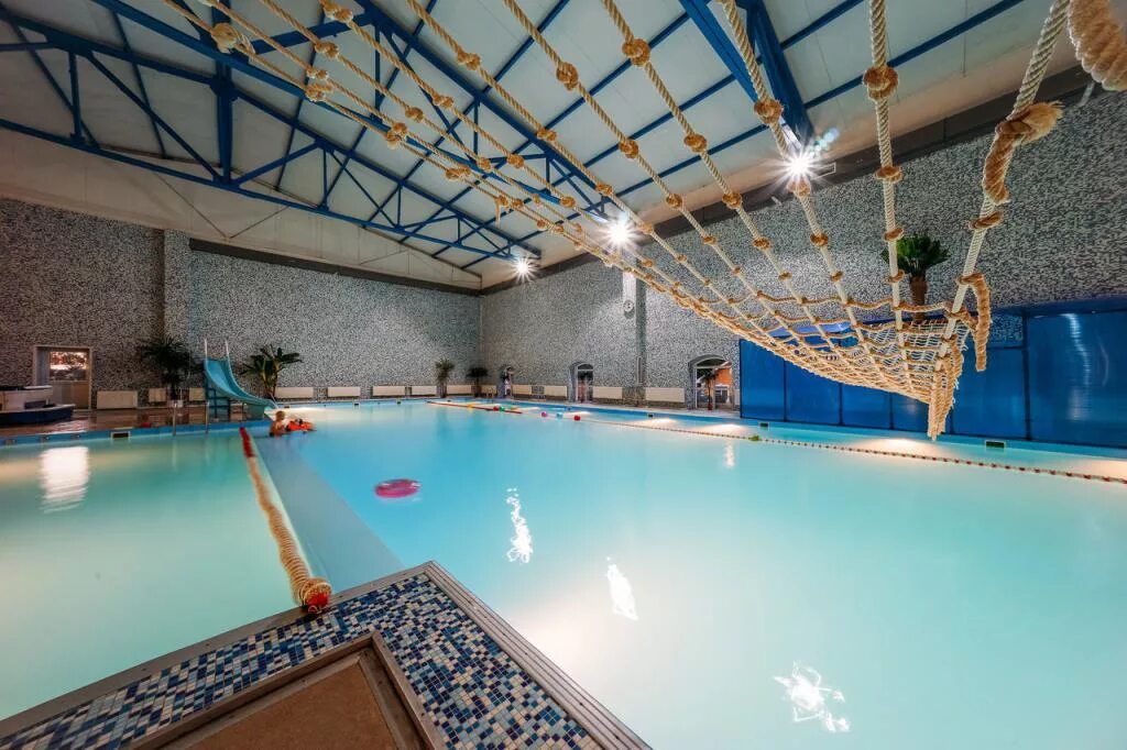 Сауна хлыновская усадьба киров. Бассейн 7 метров. Суздальская усадьба банный комплекс спб. Усадьба бассейны. Усадьба славная.