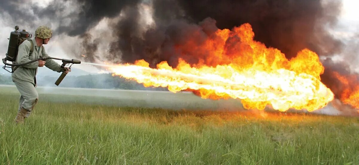 Дальность огнемета. Газовый огнемет. Портативный огнемет. Дальность огнемета. Современный огнемет.