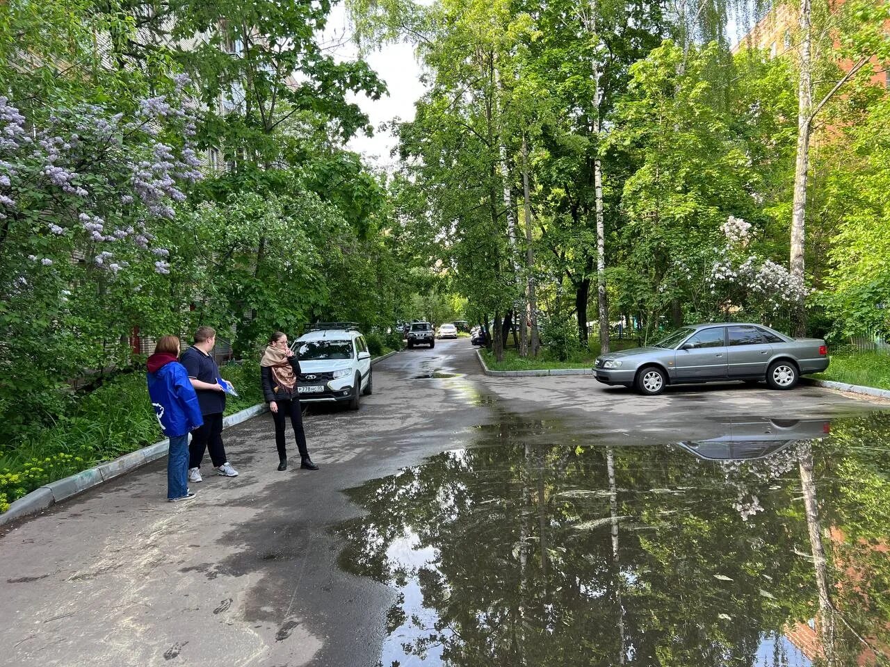 Пожар в москве мега. Благоустройство двора. Массовые мероприятия. Химки после пожара. Жители химок.