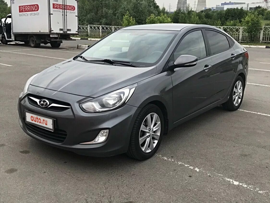 Лампы солярис 2011. Габаритные лампы солярис 2011. Лампочка на солярис ближний свет 2013. Хендай солярис 2012 цоколь ламп. Лампа дальнего ближнего света хендай солярис 2013.