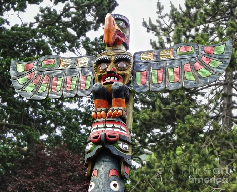 Тотем рода даулет. Тотемы древних индейцев америки. Тотемы в парке стэнли ванкувер. Тотемные столбы индейцев северной америки. Тотемизм в современном мире.