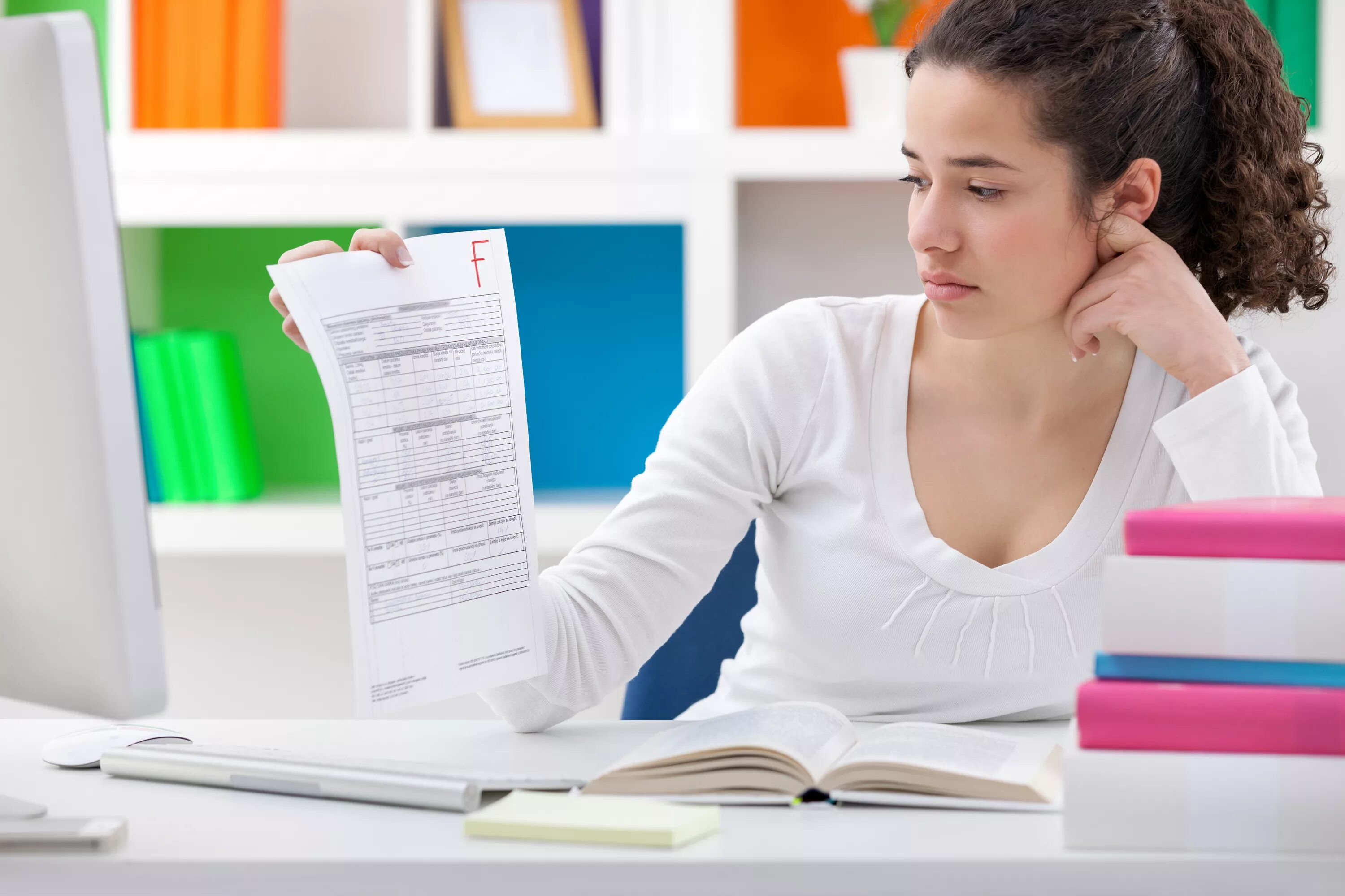 Do badly in an exam. Тест стоковое фото. fail an exam. экзамен на белом фоне. экзаменационный тест сток фото.