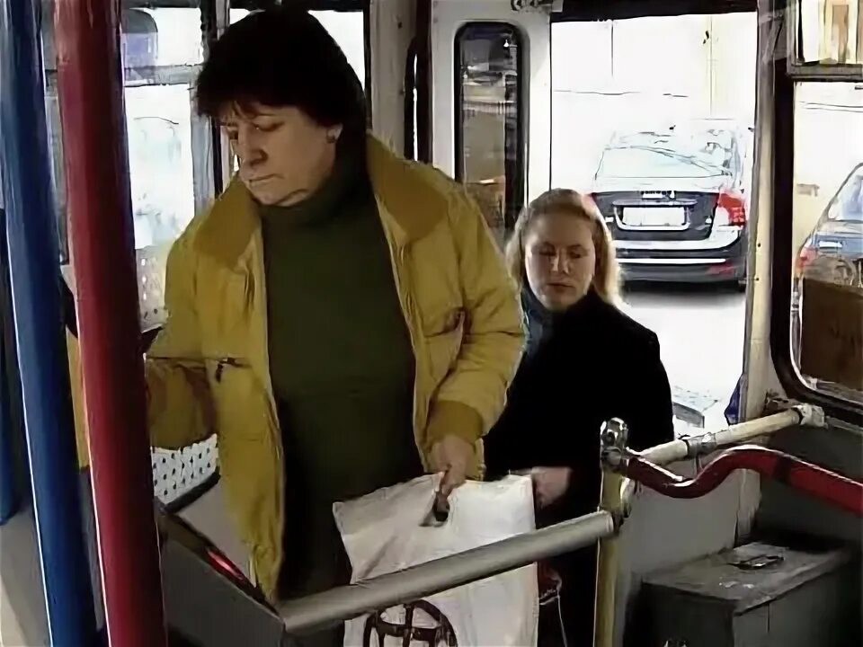 Снял в общественном транспорте