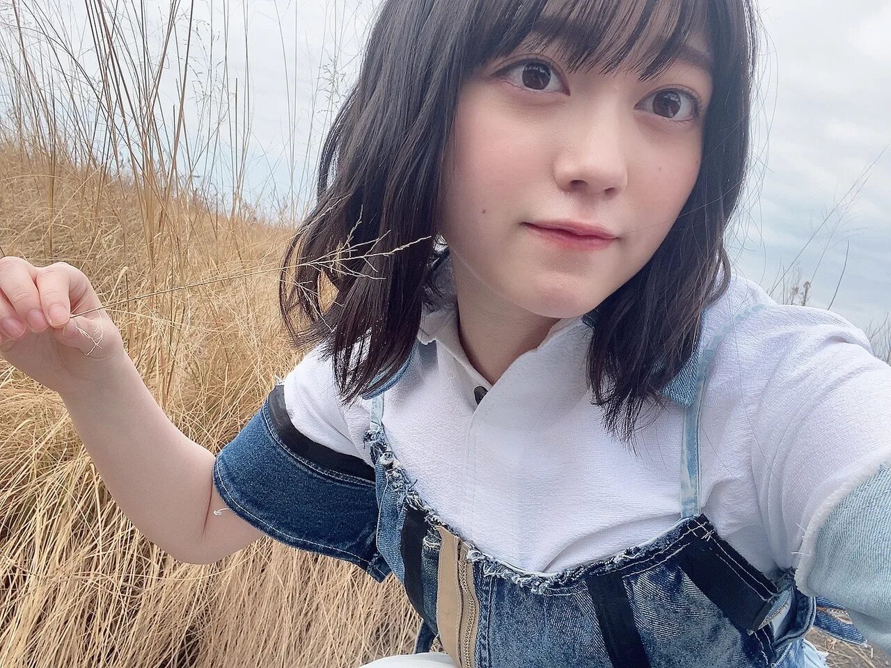 Happening girls. Sakurazaka46 картинки. Фото из Геншина на аву. Shiori Sakurazaka cute Art. Косплей Косако Каваджири вайлдберриз.
