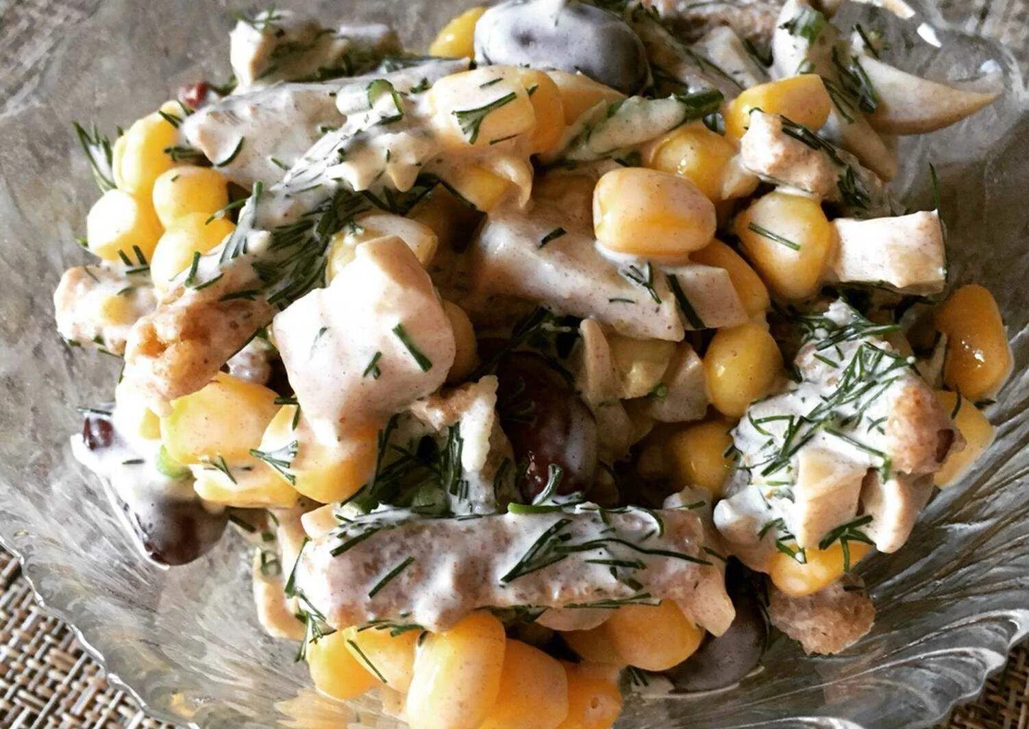 Как приготовить грибной салат. Салат с шампиньонами маринов. вкусный салат с жареными шампиньонами. салат с консервированными грибами. салат с грибочками маринованными.
